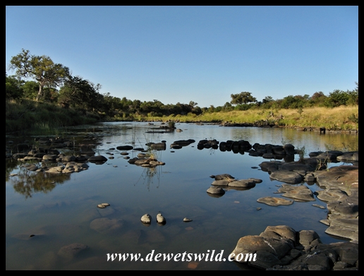 Causeway over the Shingwedzi near Tshange